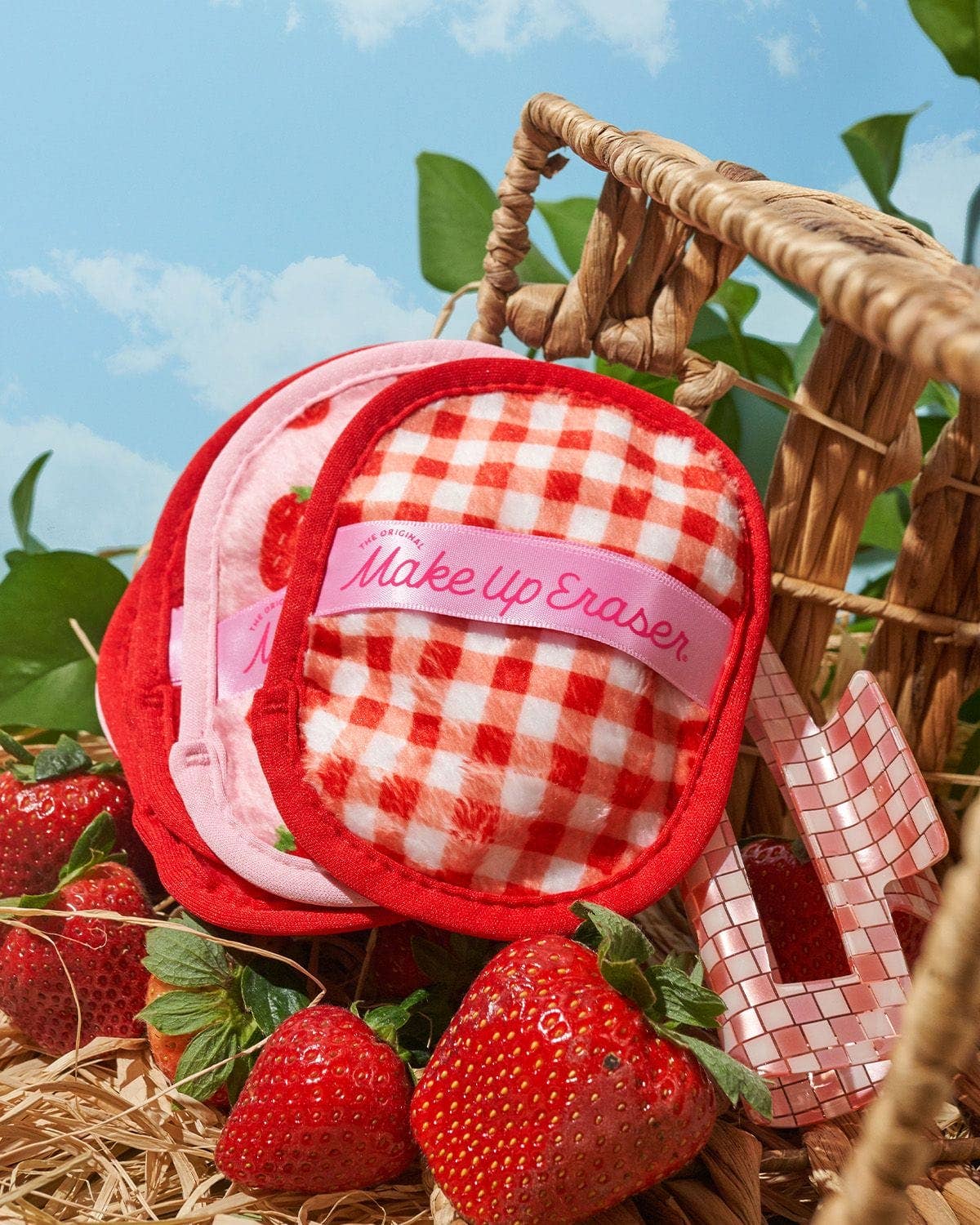 Make Up Eraser 7-Day Set & Cosmetic Bag - LIMITED EDITION Strawberry Fields