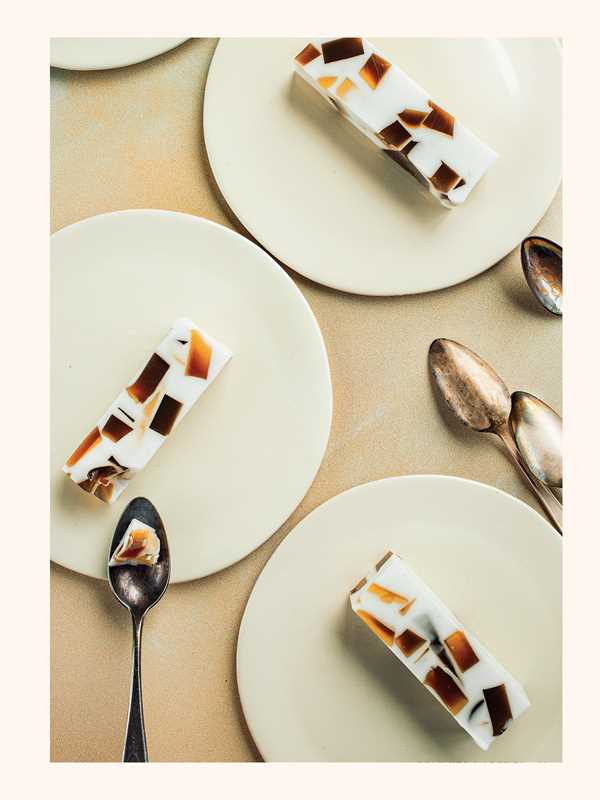 Weed Gummies Cookbook by Monica Lo